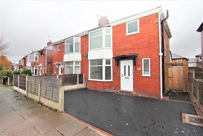 3 Bedroom Semi Detached House To Rent In Scott Road, Droylsden, Manchester, M43