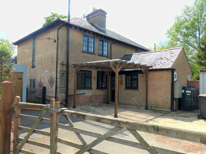 3 Bedroom Semi-Detached House To Rent In Colesden, Bedford MK44