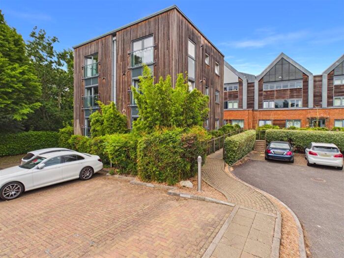 1 Bedroom Apartment To Rent In Jessamy Road, Weybridge, KT13