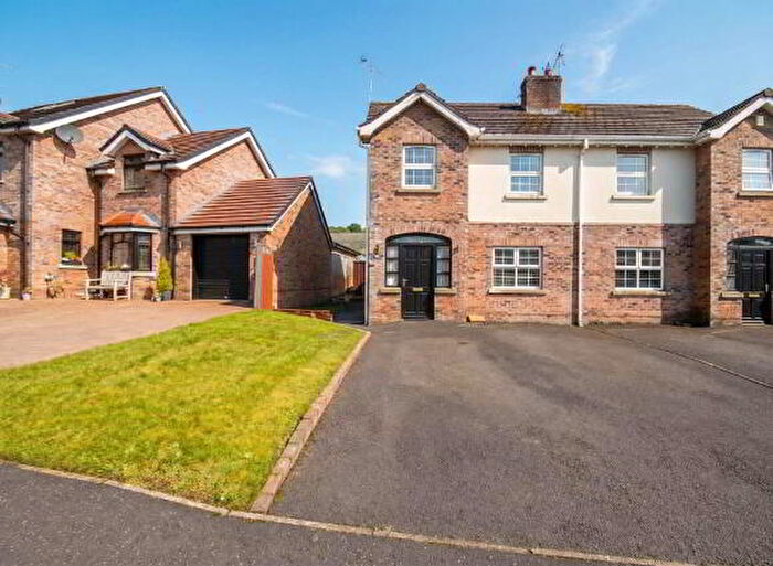 3 Bedroom Semi-Detached House For Sale In Mount Eagles Link, Belfast, BT17