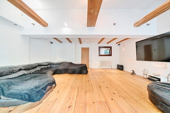 4 Bedroom Detached House For Sale In Parkway, Hillingdon, Uxbridge, UB10