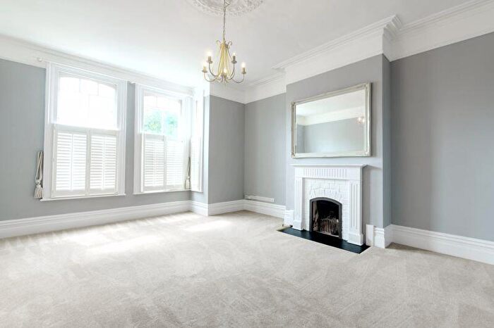 1 Bedroom Detached House To Rent In Park Road, Barnet, EN5