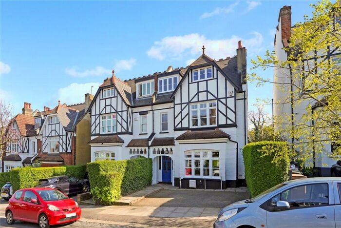 6 Bedroom Semi-Detached House To Rent In Onslow Gardens London, N10