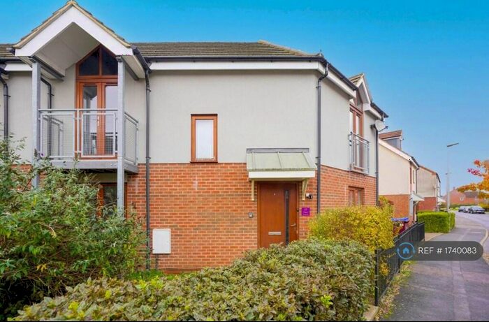 3 Bedroom Semi-Detached House To Rent In Poppy Avenue, Broughton, Milton Keynes, MK10