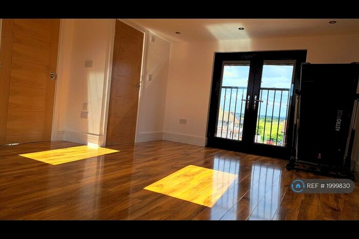 Studio To Rent In Kept Private, London, RM6