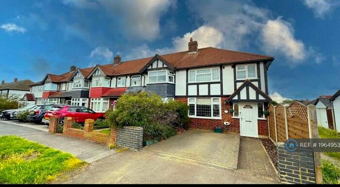 3 Bedroom Terraced House To Rent In Limes Avenue, Carshalton, SM5