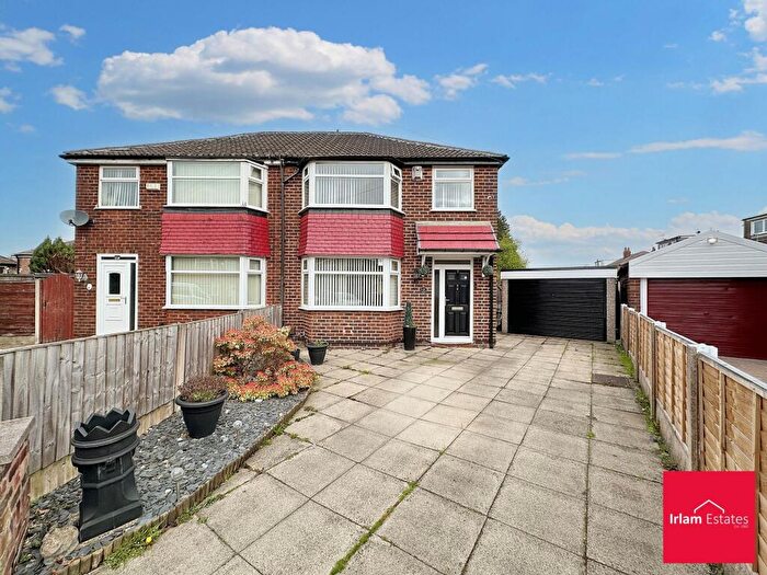 3 Bedroom Semi-Detached House For Sale In The Pingot, Irlam, M44