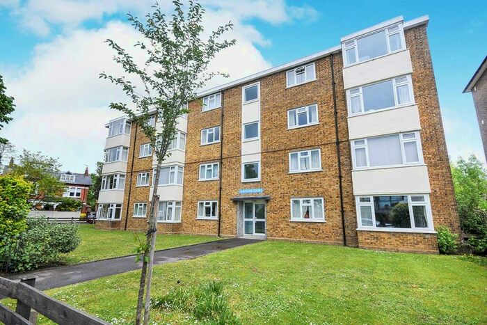 2 Bedroom Flat To Rent In Westcombe Park Road, London, SE3