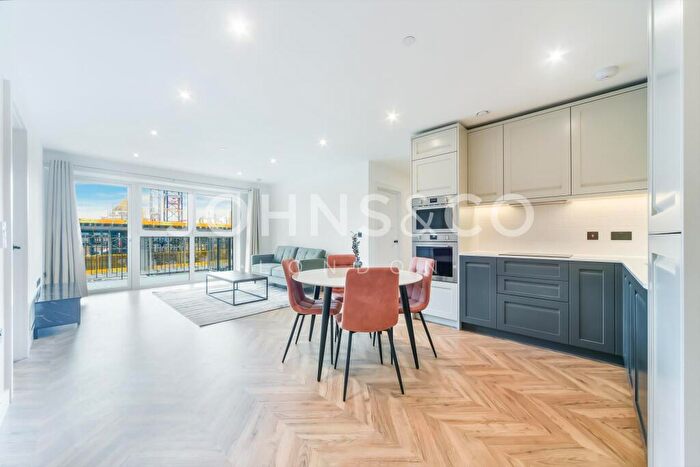 2 Bedroom Apartment To Rent In Royal Exchange, Kingston Upon Thames, Kingston, KT1
