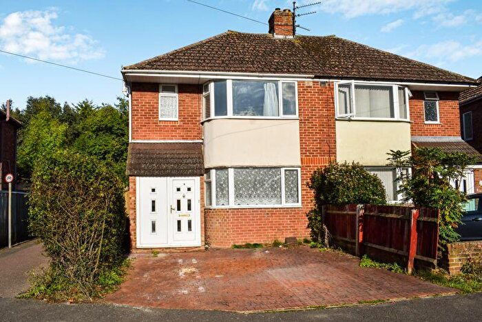 3 Bedroom Semi-Detached House To Rent In Hazel Crescent, Kidlington, OX5