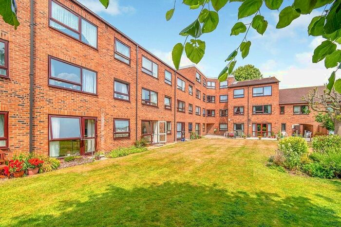 1 Bedroom Flat To Rent In Grove Road North, Southsea, Hampshire, PO5