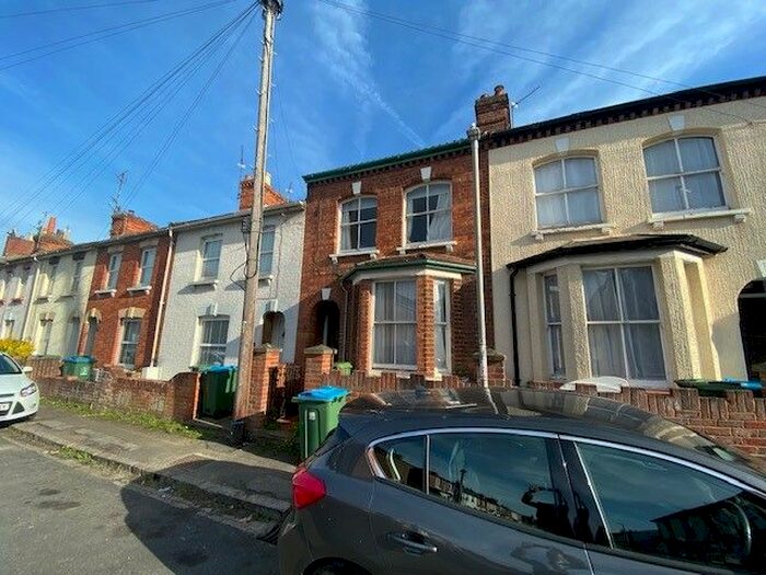 3 Bedroom Terraced House To Rent In Mount Pleasant, Aylesbury, HP19