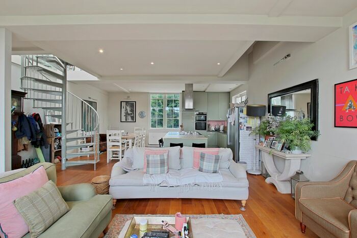 2 Bedroom Flat To Rent In Victorian Heights, Thackeray Road, SW8