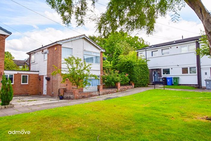 3 Bedroom Detached House For Sale In Wellfield Gardens, Hale, WA15