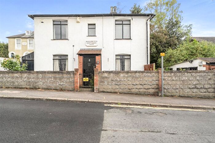 4 Bedroom Detached House For Sale In Wyles Street, Gillingham, ME7