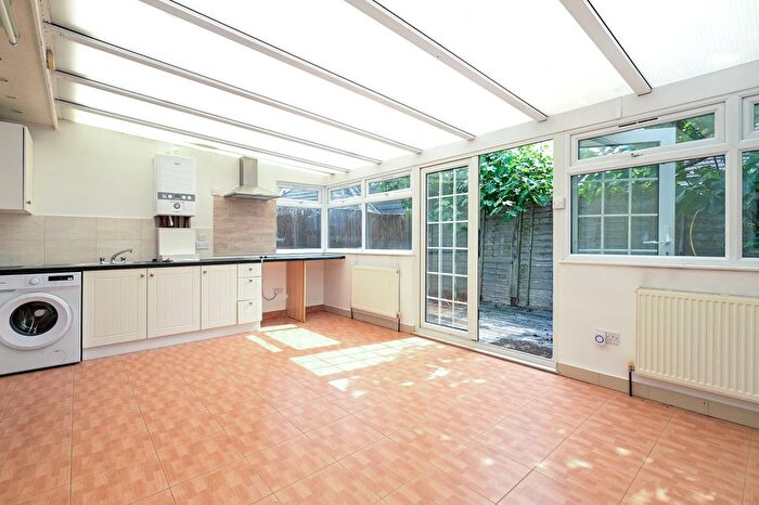 3 Bedroom Bungalow For Sale In Ashford, Surrey, TW15
