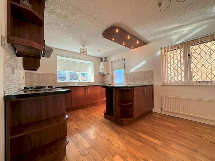2 Bedroom Bungalow To Rent In Whitelea Crescent, Kilmacolm, Inverclyde, PA13