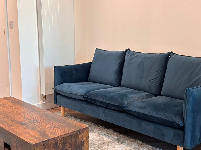 1 Bedroom Flat To Rent In Gillender Street, London, E3