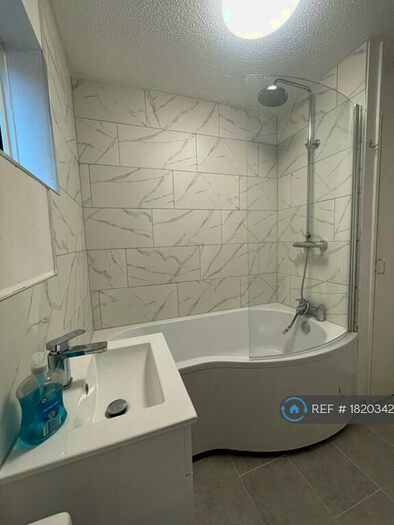 2 Bedroom Flat To Rent In Alexander Terrace, Corsham, SN13
