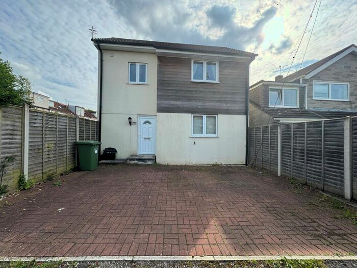 3 Bedroom House To Rent In Elmleigh Road, Mangotsfield, BS16