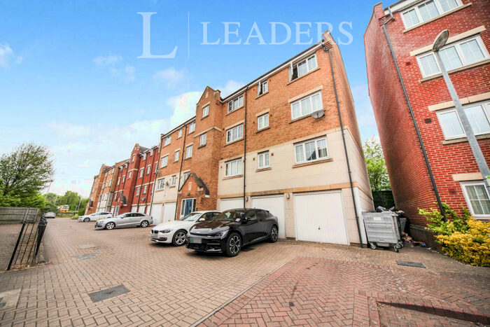 2 Bedroom Flat To Rent In Bramley Court -, LU5