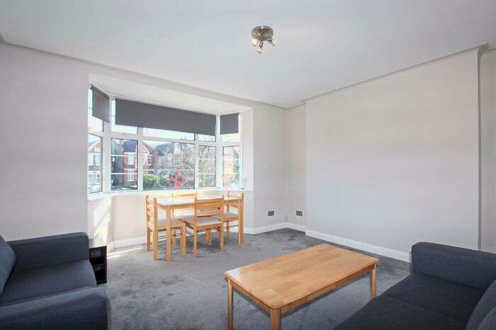 2 Bedroom Property To Rent In Colney Hatch Lane, Muswell Hill, N10