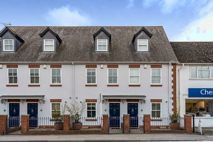 3 Bedroom Terraced House To Rent In Banbury Road, Kidlington, OX5