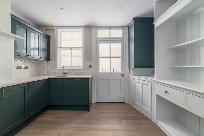 2 Bedroom Flat To Rent In Mercer Street, London, WC2H