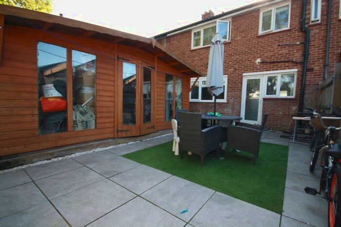 3 Bedroom Terraced House For Sale In Dabbs Hill Lane, Northolt, UB5