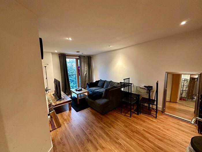 2 Bedroom Apartment To Rent In Magellan House, Leeds Dock, LS10