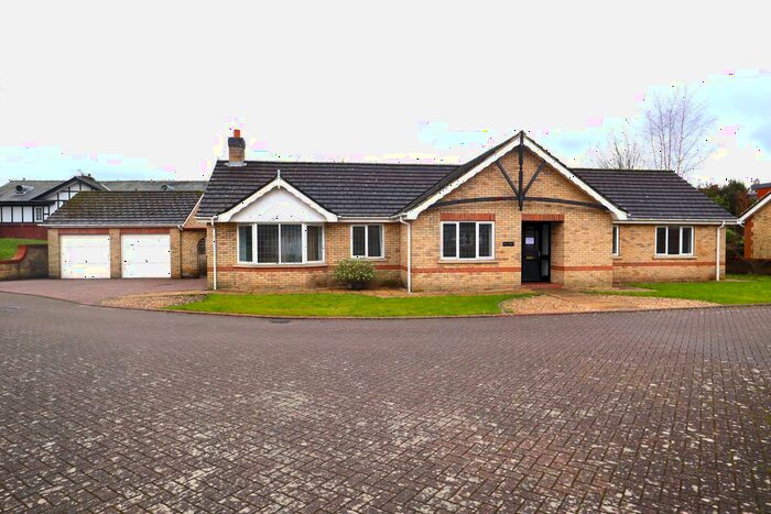 3 Bedroom Detached Bungalow To Rent In Princess Royal Close, Lincoln, LN2