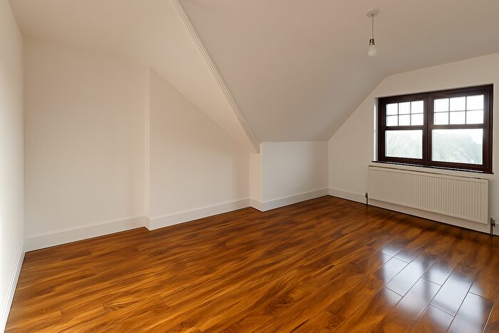 2 Bedroom Flat To Rent In Norbury Crescent, London, SW16