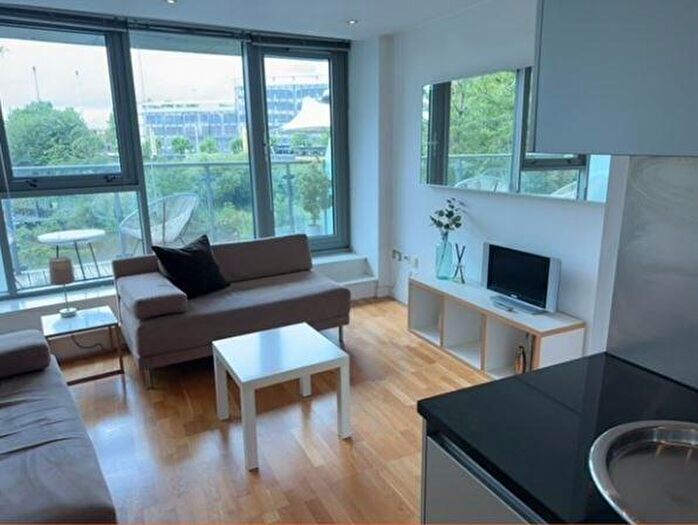 2 Bedroom Apartment To Rent In Roberts Wharf Neptune Street City Centre, LS9