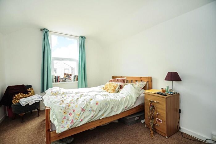 5 Bedroom Terraced House To Rent In Magdalen Road, Student Bedroom, OX4