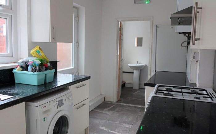 3 Bedroom House To Rent In Blossom Avenue, Birmingham, West Midlands, B29