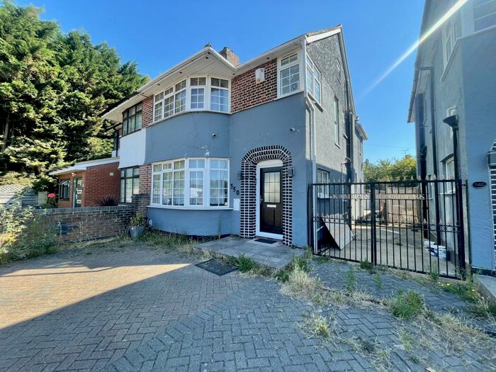 6 Bedroom House To Rent In New Bedford Road, Luton, LU3