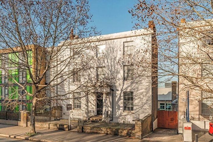 2 Bedroom Flat For Sale In Wandsworth Road, South Lambeth, SW8