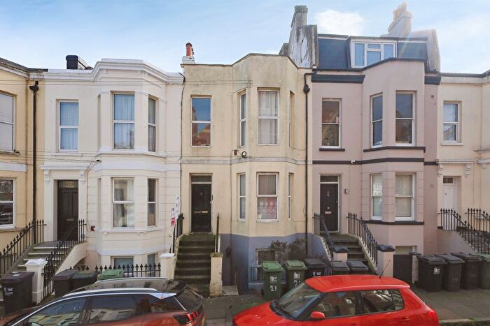 1 Bedroom Flat For Sale In Ceylon Place, Eastbourne, BN21