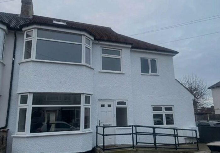 5 Bedroom End Of Terrace House To Rent In Pembroke Road, London, N13