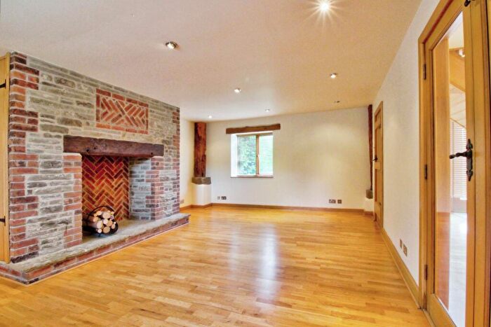 4 Bedroom Farm House For Sale In Dean Head Lane, Sheffield, S36