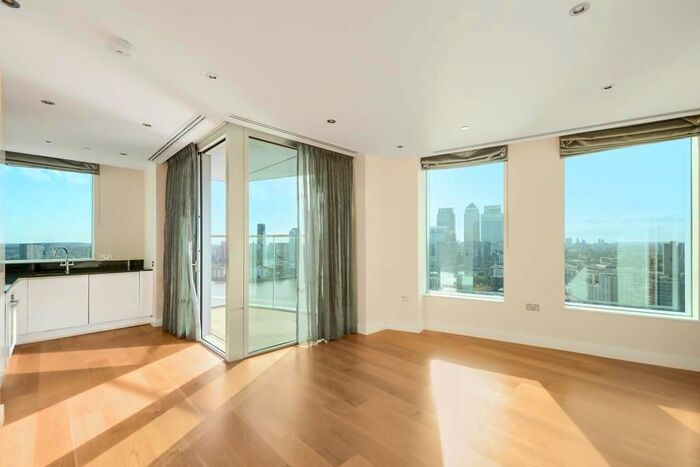 3 Bedroom Flat To Rent In Waterview Drive, London, SE10