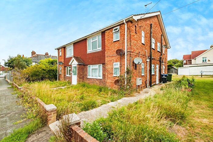 1 Bedroom Flat For Sale In Middle Road, Lancing, West Sussex, BN15