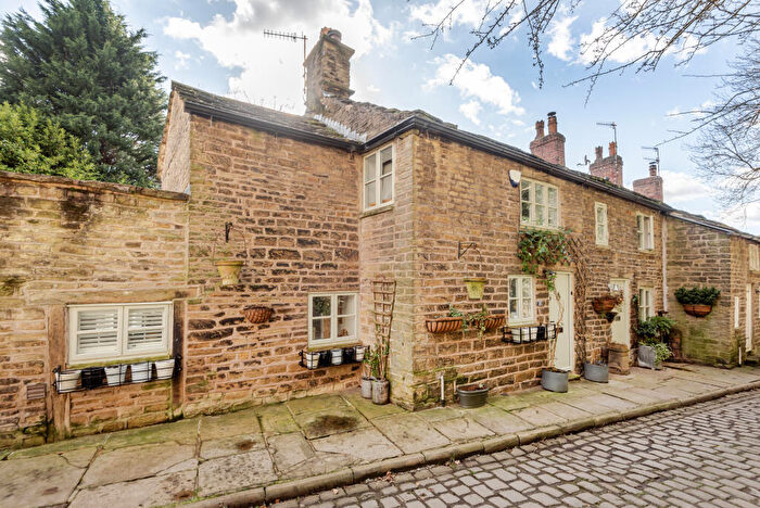 2 Bedroom End Of Terrace House For Sale In Queen Street, Macclesfield, SK10