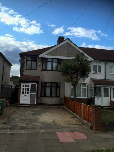 3 Bedroom Terraced House To Rent In Sherwood Park Avenue, Sidcup Blackfen, DA15