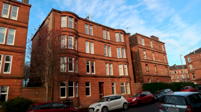 2 Bedroom Flat To Rent In Lochside Street, Shawlands, G41