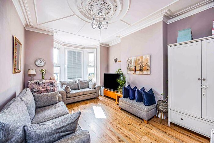 1 Bedroom Flat For Sale In Stubbington Avenue, Portsmouth, PO2