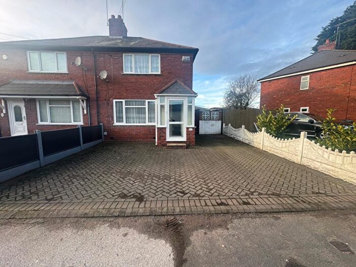 3 Bedroom Semi Detached House To Rent In Ryders Green Road, West Bromwich, Birmingham, B70