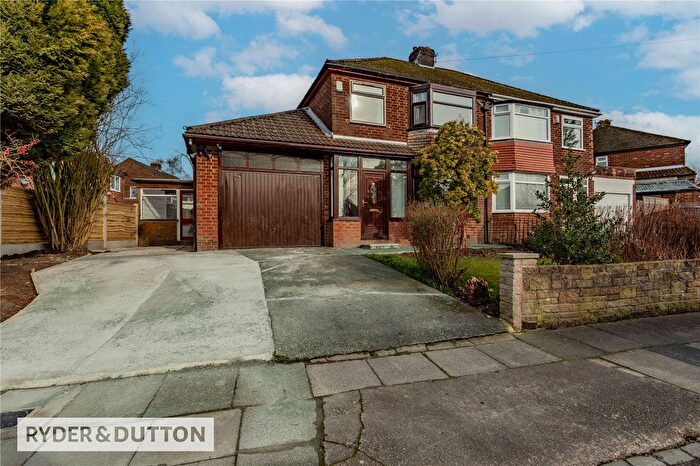 3 Bedroom Semi Detached House For Sale In Broomfield Crescent, Middleton, Manchester, M24