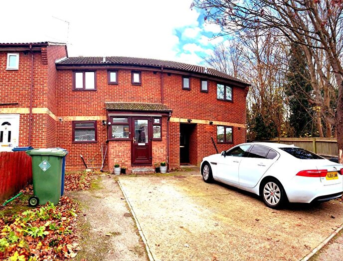 3 Bedroom Terraced House For Sale In Rayners Lane, Harrow, HA2