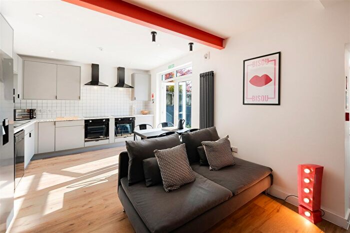 6 Bedroom Property To Rent In Fifth Avenue, Bristol, BS7